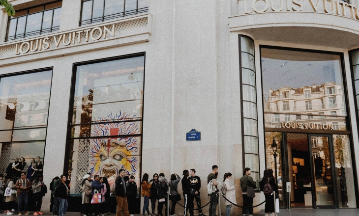 Luxury retail
